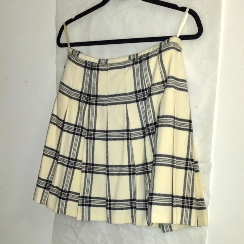 Creamy White & Black Plaid Tartan Mini Seen Everywhere About Town🆕 Auction Item - Picture 10 of 11